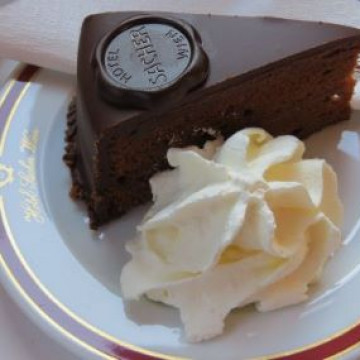 Sacher torta receptjének összeállítása QR-kódokkal